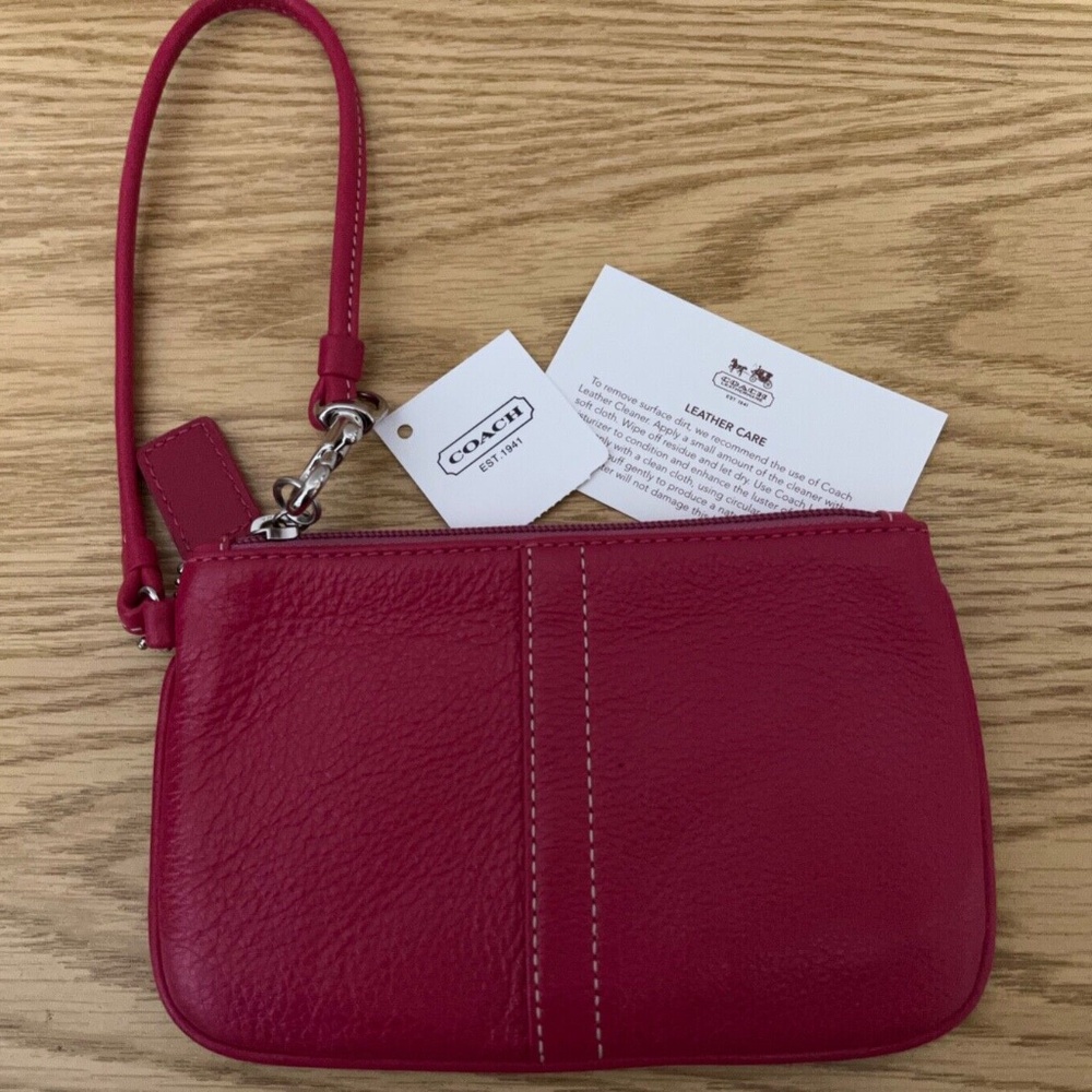 COACH RED LEATHER WRISTLET NEW WITH TAGS IN COACH DUST BAG